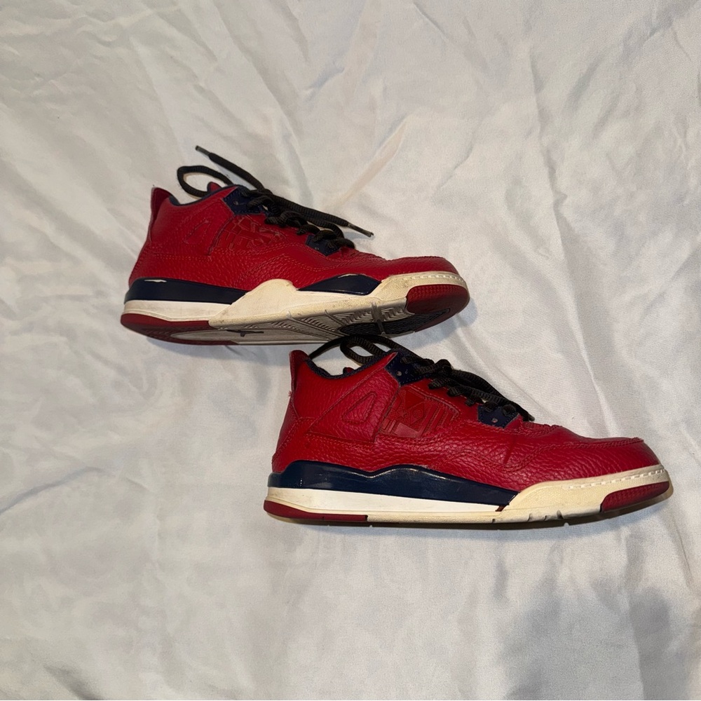 Air Jordan 4 retro kids sneakers size 2Y